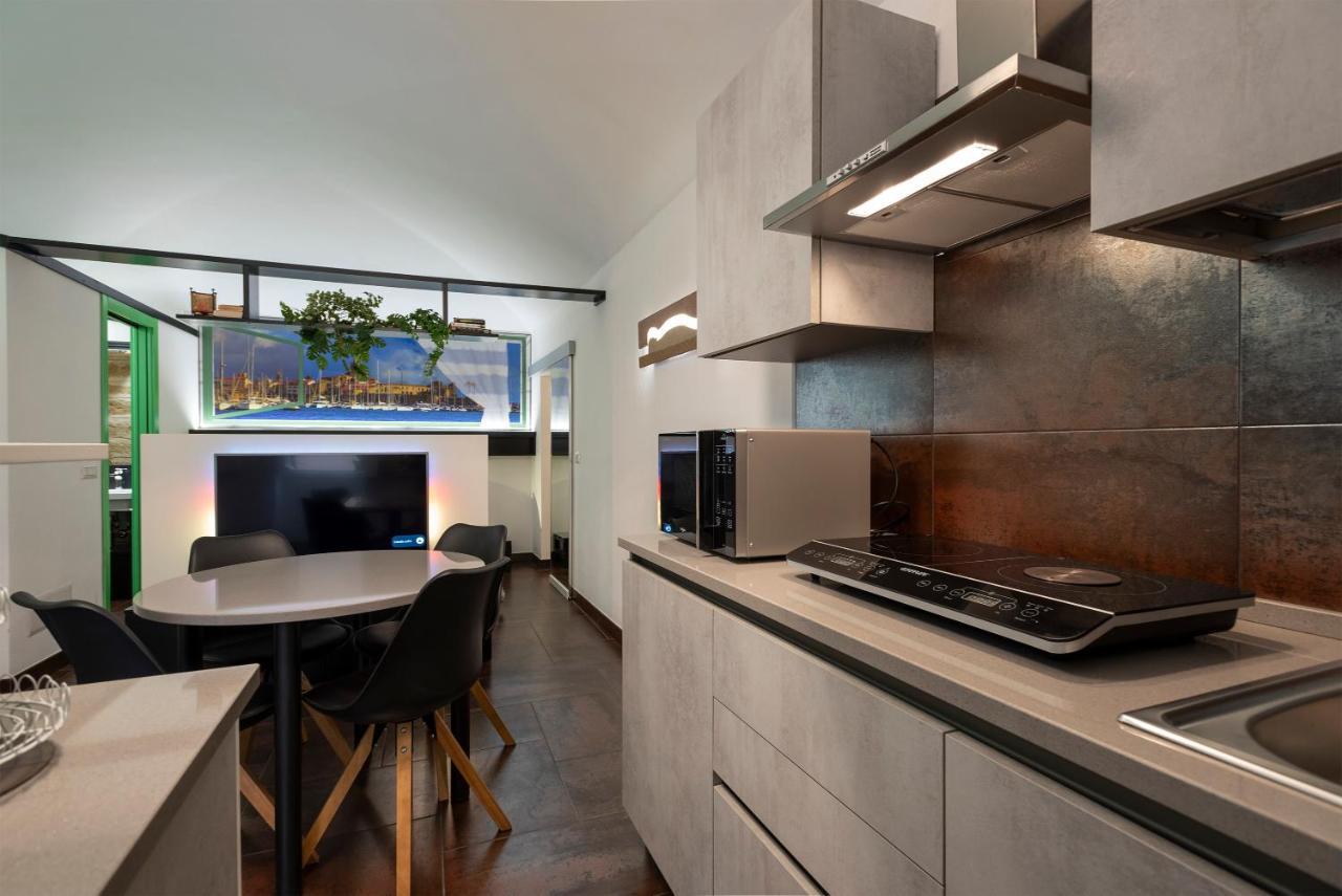 Apartment Sweet Machin *